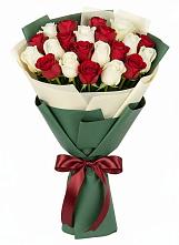 Букет Микс из красных и белых роз в Покровское Рузского района