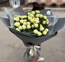 Букет Белые кустовые розы Солинеро в Покровское Рузского района