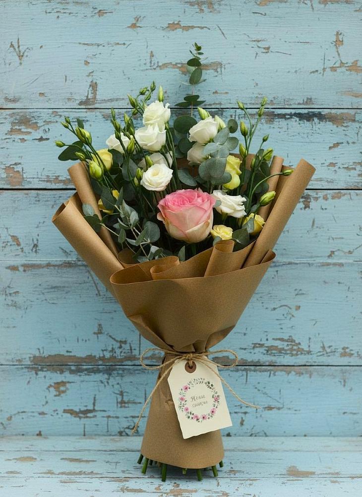 Букет цветов из: Розы и Лизиантусы в Покровское Рузского района