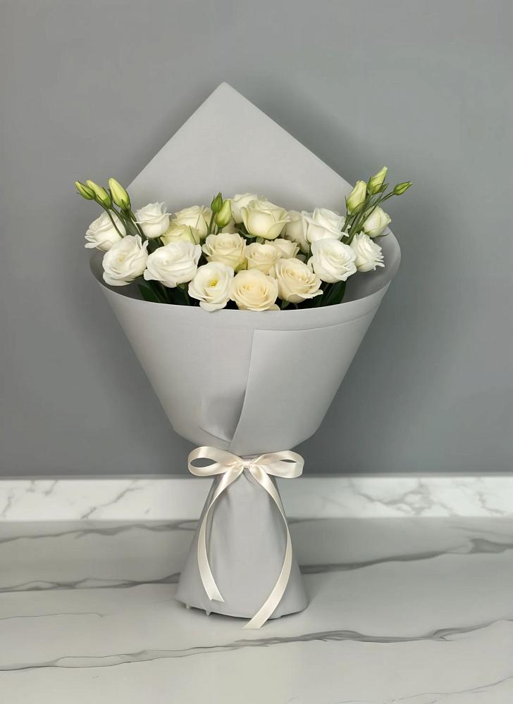 Букет цветов из: Розы и Лизиантусы в Покровское Рузского района