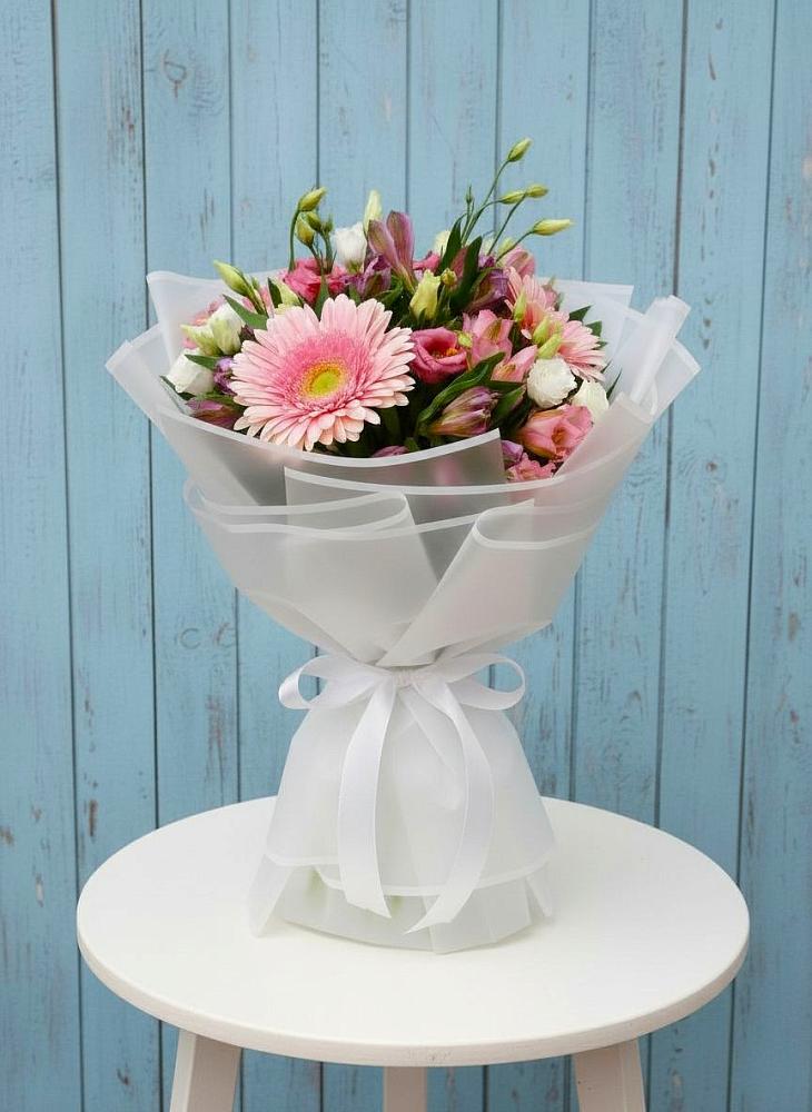 Букет цветов из: Герберы, Альстромерии и Лизиантусы в Покровское Рузского района