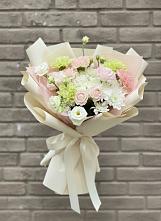 Букет цветов из:  Гвоздики, Розы, Лизиантусы и Хризантемы в Покровское Рузского района