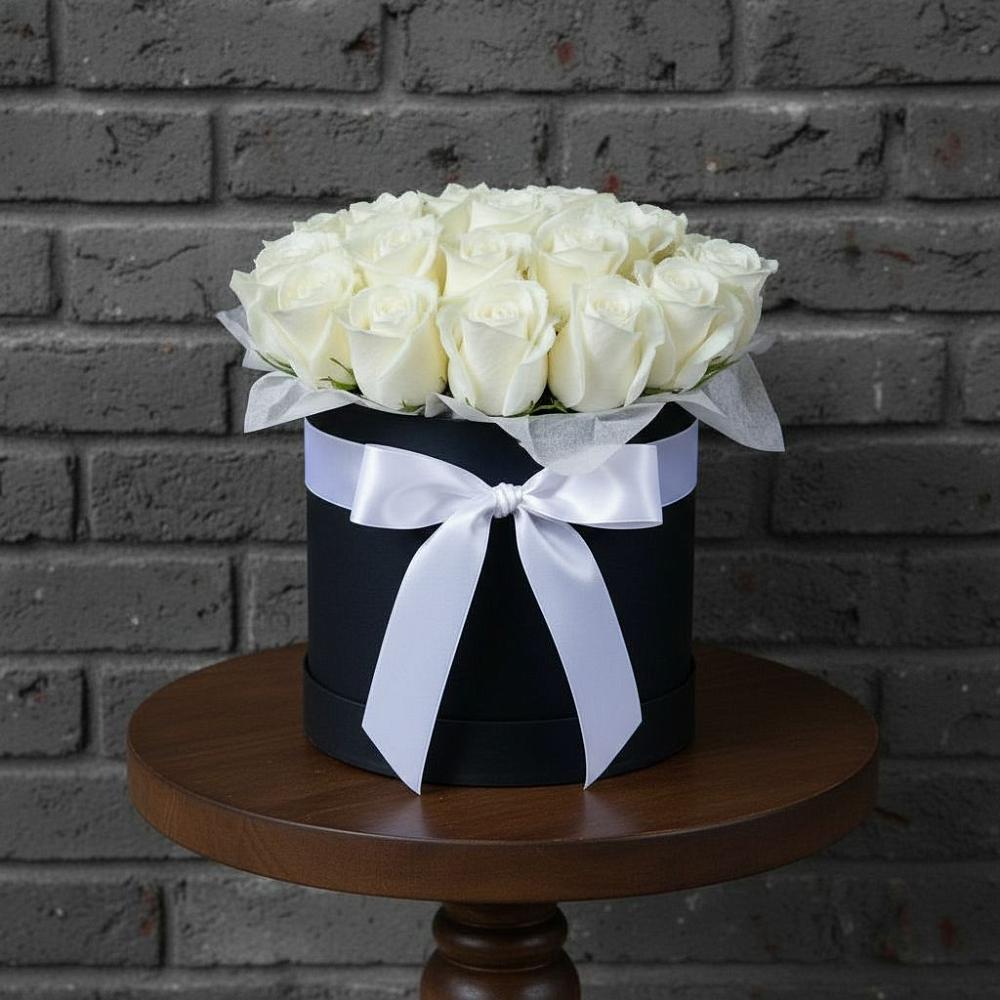 Цветочная композиция из Розы в шляпной коробке в Покровское Рузского района