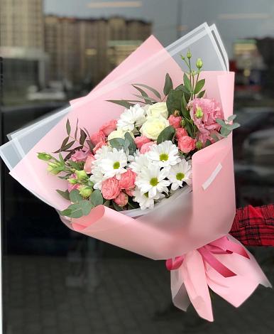 Букет цветов из: Розы, Лизиантусы и Хризантемы в Покровское Рузского района