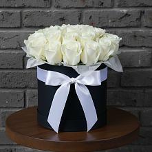 Цветочная композиция из Розы в шляпной коробке в Покровское Рузского района